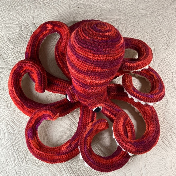 Hand Crafted Crochet Red Octopus Plush Stuffed Animal Toy Realistic New 20” - Picture 4 of 13